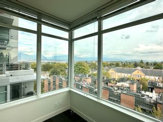 Photo 5: 802 2788 PRINCE EDWARD Street in Vancouver: Mount Pleasant VE Condo for sale in "Uptown" (Vancouver East)  : MLS®# R2814725