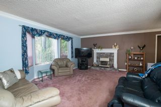 Photo 2: 5209 WALNUT Place in Delta: Hawthorne House for sale (Ladner)  : MLS®# R2699444