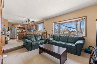 Photo 2: 119 Dovercliffe Way SE in Calgary: Dover Detached for sale : MLS®# A2116445