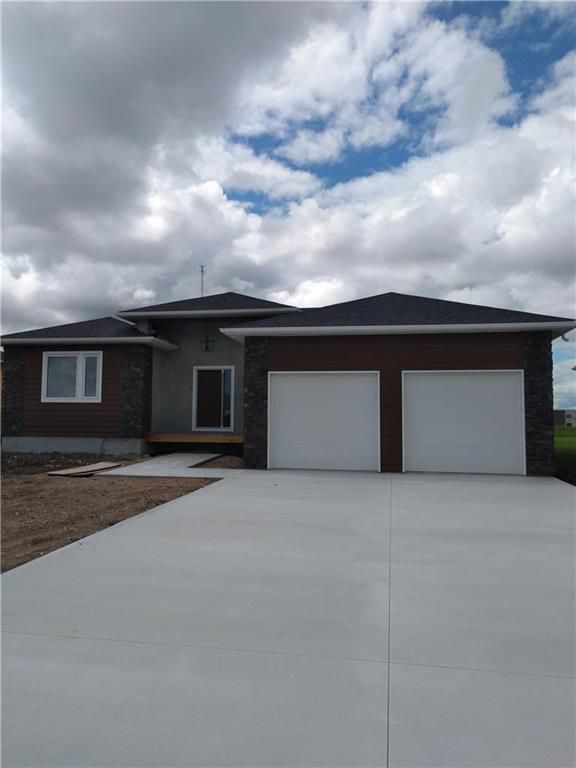 Photo 17: Photos: 14 ASTON Cove in Steinbach: R16 Residential for sale : MLS®# 202007457