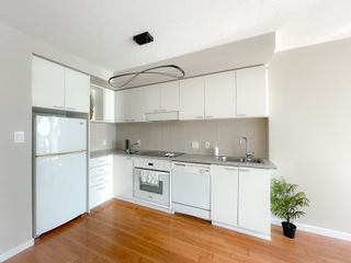 Photo 4: 2007 131 REGIMENT Square in Vancouver: Downtown VW Condo for sale (Vancouver West)  : MLS®# R2868799