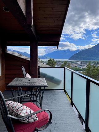 Photo 33: 1011 PANORAMA Place in Squamish: Hospital Hill House for sale in "Smoke Bluff" : MLS®# R2862936