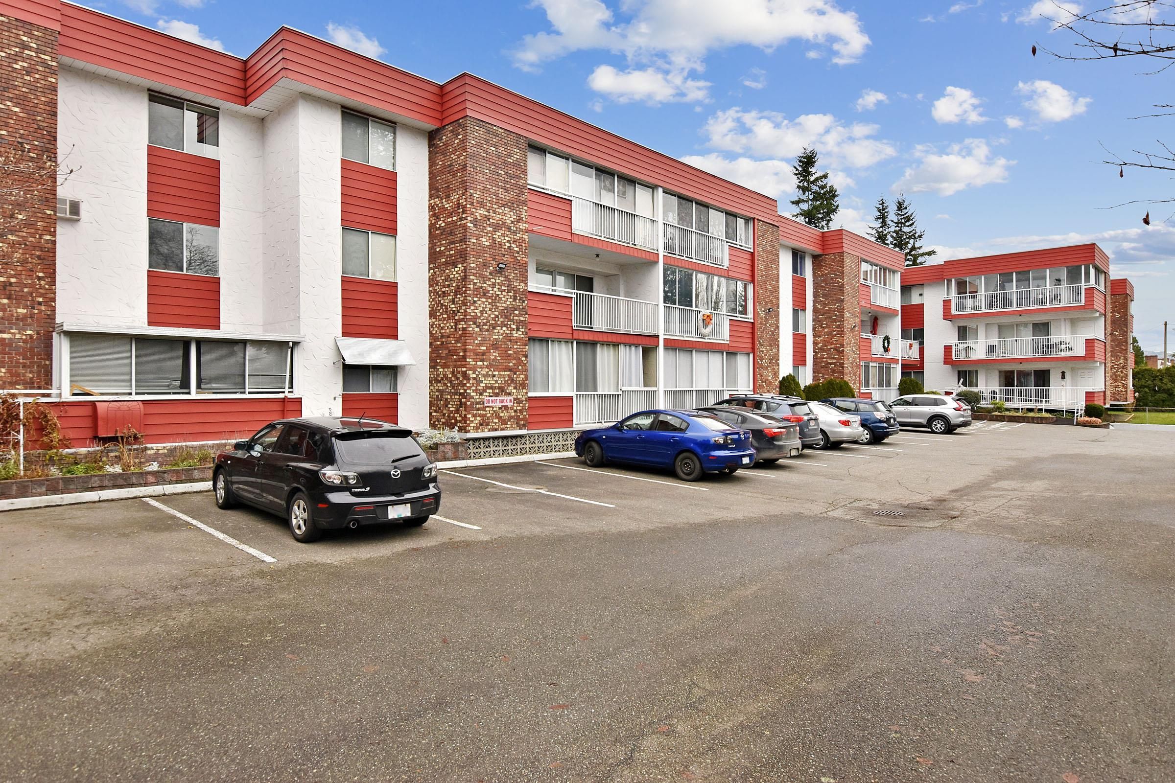 Main Photo: 203 32025 TIMS Avenue in Abbotsford: Abbotsford West Condo for sale in "Elmwood Manor" : MLS®# R2838083