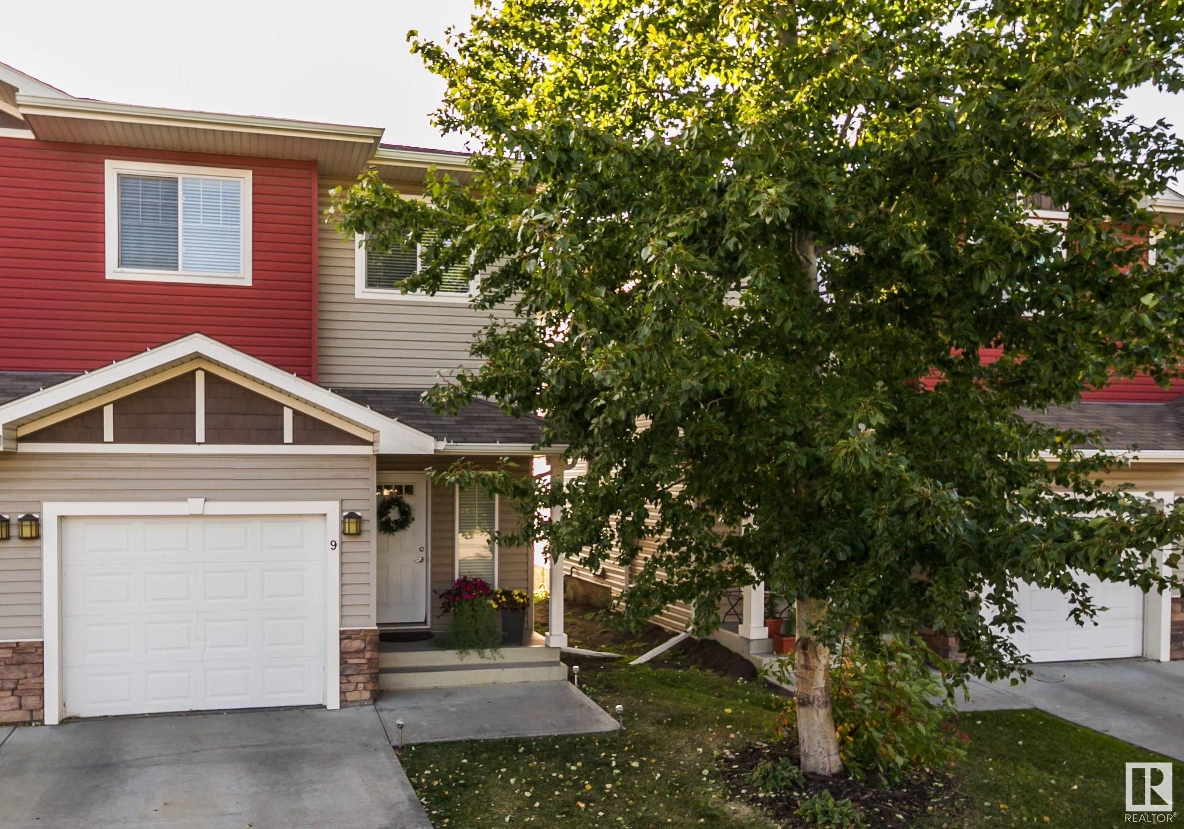 Main Photo: 9 15151 43 Street in Edmonton: Zone 02 House Half Duplex for sale : MLS®# E4312422