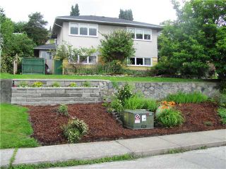 Photo 1: 147 E 7TH Avenue in New Westminster: The Heights NW House for sale : MLS®# V901701