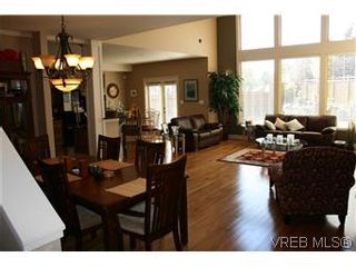 Photo 4: 18 630 Brookside Rd in VICTORIA: Co Latoria Row/Townhouse for sale (Colwood)  : MLS®# 557974