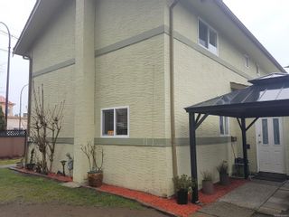 Photo 3: 2766 Veterans Memorial Pkwy in Langford: La Langford Proper Half Duplex for sale : MLS®# 896641