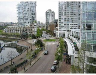 Photo 2: 601 1099 MARINASIDE Crescent in Vancouver: False Creek North Condo for sale in "MARINASIDE" (Vancouver West)  : MLS®# V645596