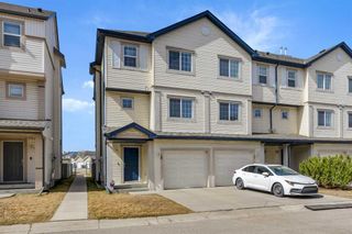 Photo 2: 25 Copperfield Court SE in Calgary: Copperfield Row/Townhouse for sale : MLS®# A2121391