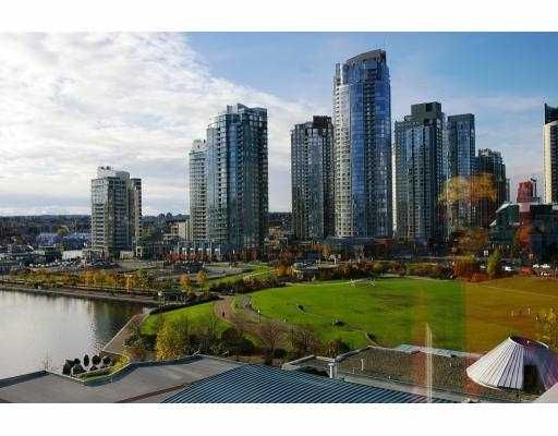 Main Photo: 1005 1383 MARINASIDE CR in Vancouver: False Creek North Condo for sale in "THE COLUMBUS" (Vancouver West)  : MLS®# V572289