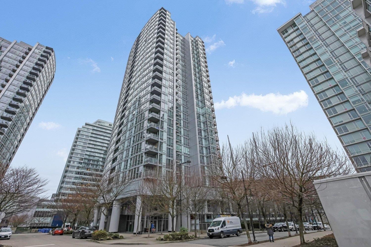 Main Photo: 1002 668 CITADEL Parade in Vancouver: Downtown VW Condo for sale (Vancouver West)  : MLS®# R2689397