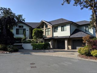 Photo 1: 4115 Rogers Ridge in Saanich: SE High Quadra House for sale (Saanich East)  : MLS®# 948337