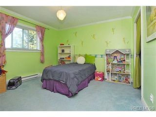 Photo 12: 1270 Lidgate Crt in VICTORIA: SW Strawberry Vale House for sale (Saanich West)  : MLS®# 643808