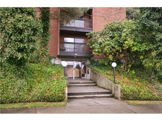 Photo 1: 104 37 AGNES Street in New Westminster: Downtown NW Condo for sale in "AGNES COURT" : MLS®# V927022