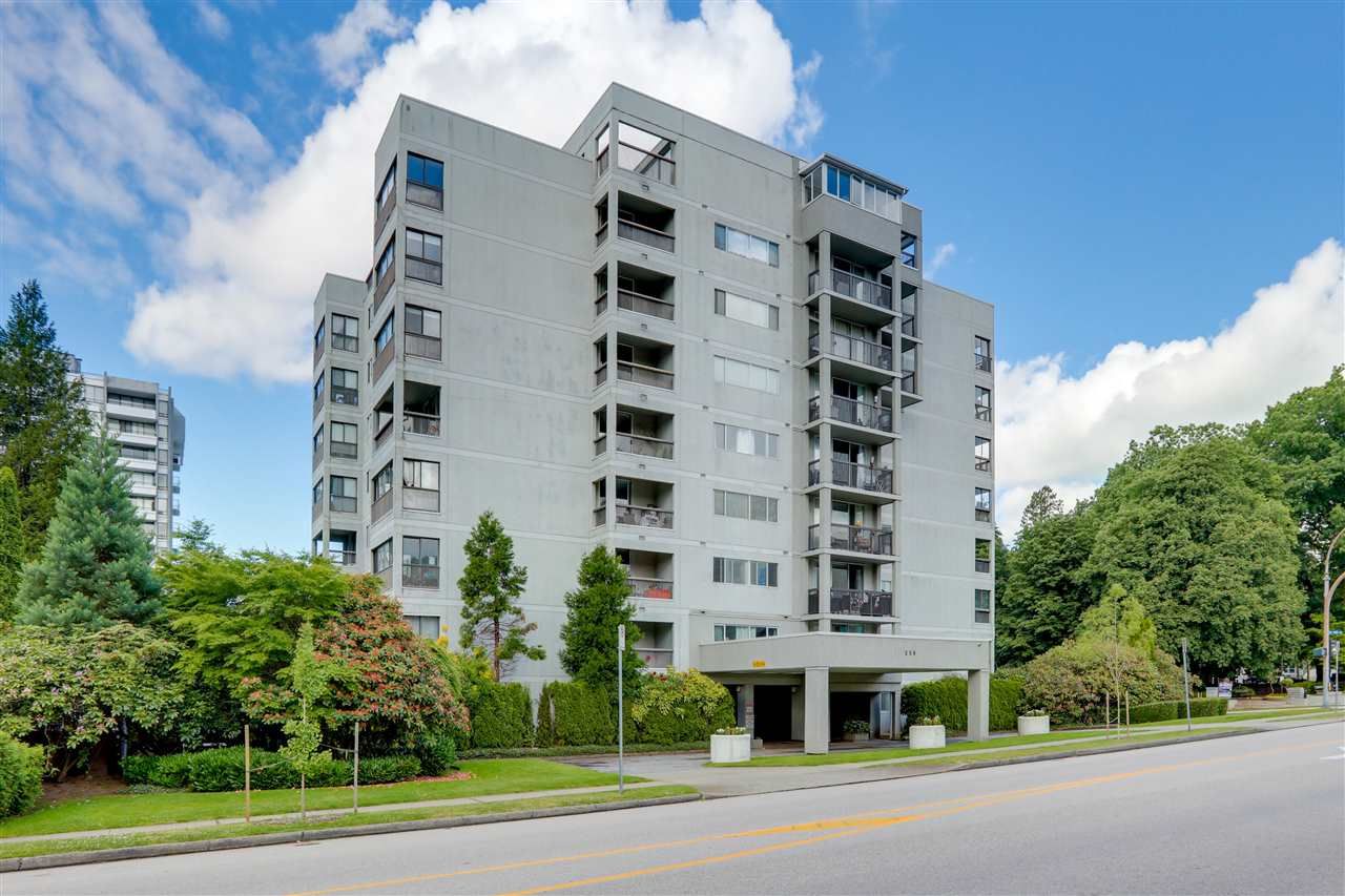 Located in Uptown New West with all the amenities at your fingertips.  Entrance has a swing through drive way to allow for pick up and drop offs without getting wet from the rain.