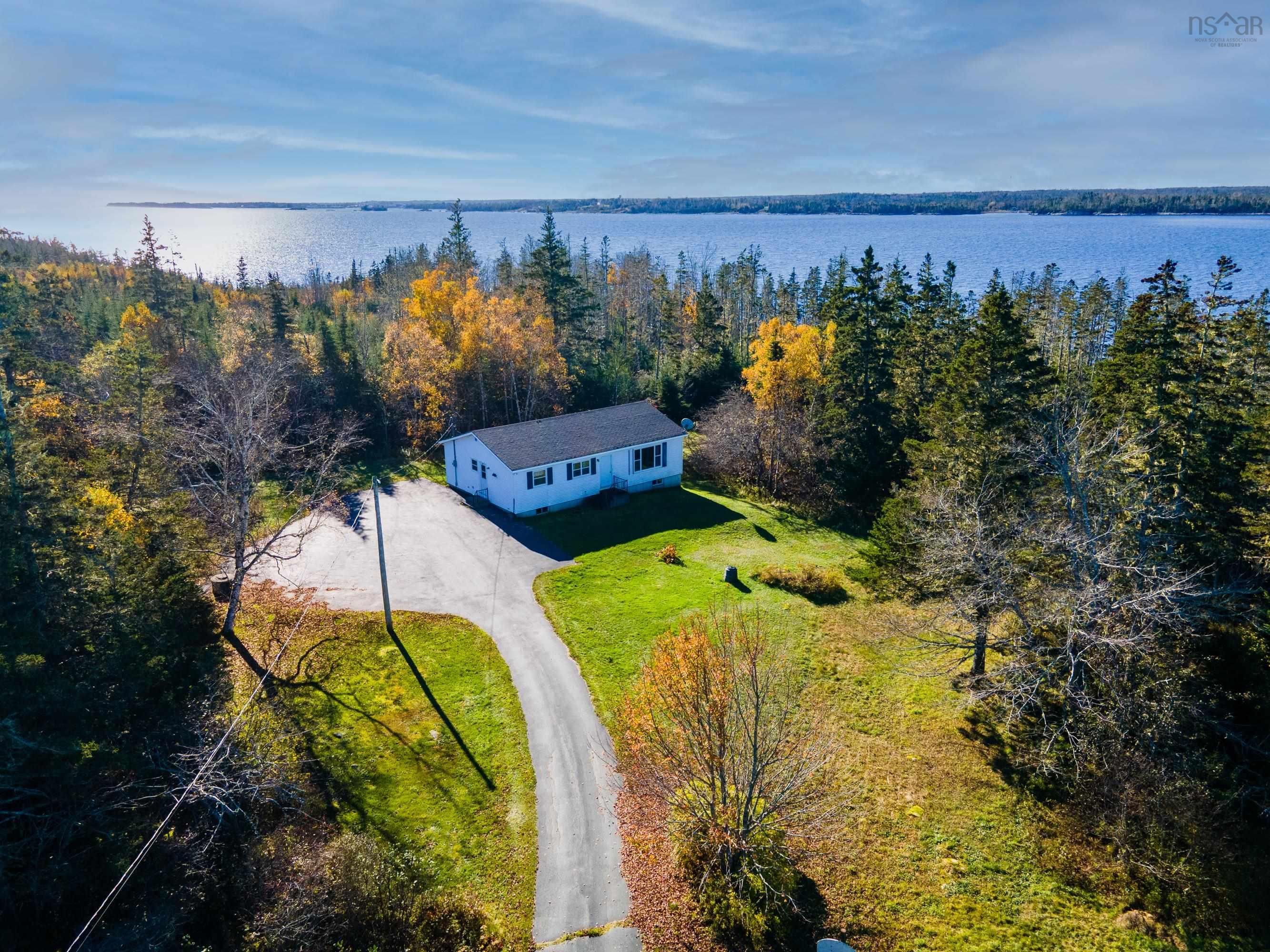 Main Photo: 450 Rockland Road in Rockland: 407-Shelburne County Residential for sale (South Shore)  : MLS®# 202225193
