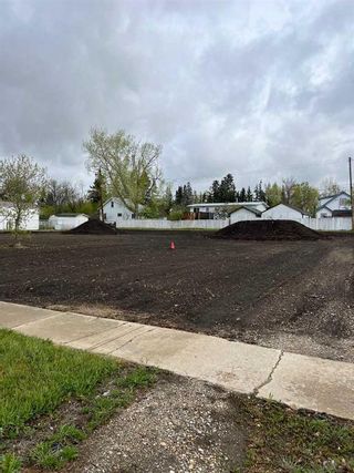Photo 1: 303 10th Street: Beaverlodge Commercial Land for sale : MLS®# A2115246