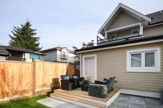 Photo 3: 2059 CHARLES Street in Vancouver: Grandview Woodland House for sale (Vancouver East)  : MLS®# R2415368