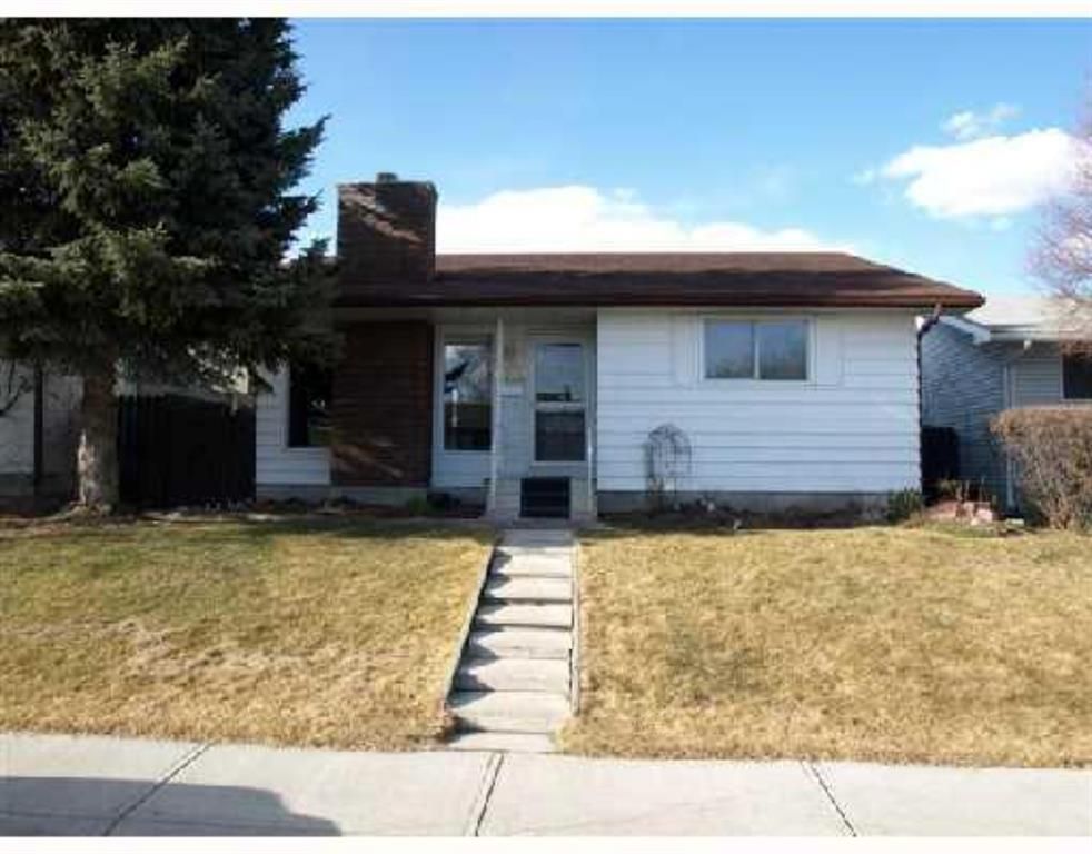 Main Photo: 6712 23 Avenue NE in Calgary: Pineridge Detached for sale : MLS®# A1242094