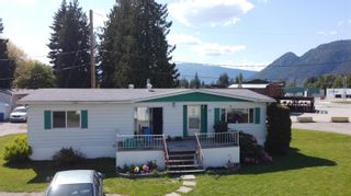 Photo 7: #24 1225 Eagle Pass Way, in Sicamous: House for sale : MLS®# 10271145