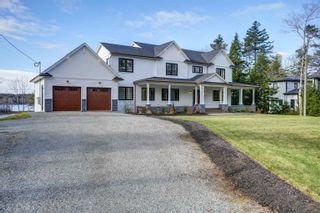 Photo 2: 590 McCabe Lake Drive in Middle Sackville: 26-Beaverbank, Upper Sackville Residential for sale (Halifax-Dartmouth)  : MLS®# 202403789