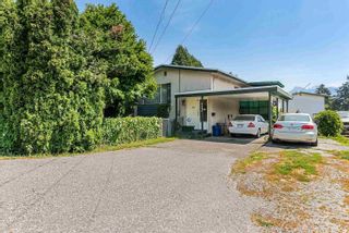 Photo 1: 9046 BROADWAY Street in Chilliwack: H911 House for sale : MLS®# R2784765