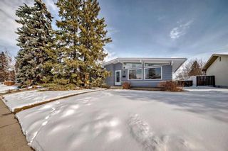 Main Photo: 6520 Lombardy Crescent SW in Calgary: North Glenmore Park Detached for sale : MLS®# A2117616