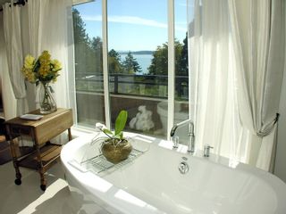 Photo 11: 14034 MARINE DRIVE in White Rock: Home for sale