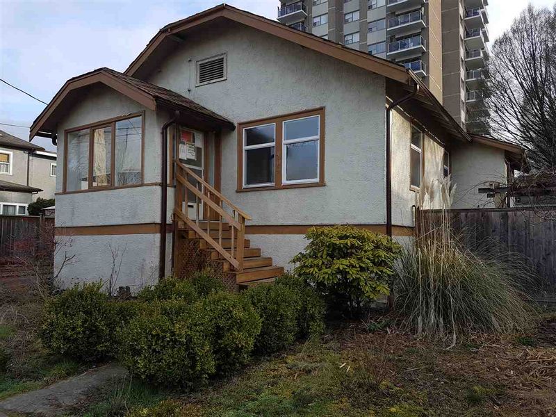 FEATURED LISTING: 409 NINTH Street New Westminster