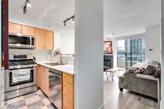 Photo 5: 810 63 KEEFER Place in Vancouver: Downtown VW Condo for sale in "Europa" (Vancouver West)  : MLS®# R2879967