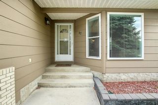 Photo 2: 87 Sunmount Road SE in Calgary: Sundance Detached for sale : MLS®# A1236297