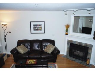 Photo 4: 5 222 E 5TH Street in North Vancouver: Lower Lonsdale Townhouse for sale in "BURHAM COURT" : MLS®# V967842