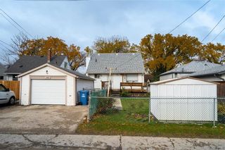 Photo 20: Solid home with long time owners. in Winnipeg: 1B House for sale (Crescentwood) 