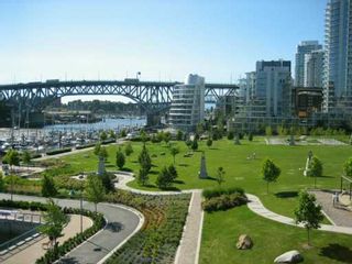 Photo 1: 603 426 BEACH CR in Vancouver: False Creek North Condo for sale in "KING'S LANDING" (Vancouver West)  : MLS®# V598050