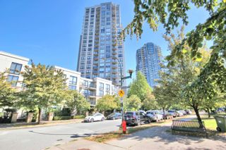 Photo 1: 1507 3663 CROWLEY Drive in Vancouver: Collingwood VE Condo for sale in "LATTITUDE BY BOSA" (Vancouver East)  : MLS®# R2720992
