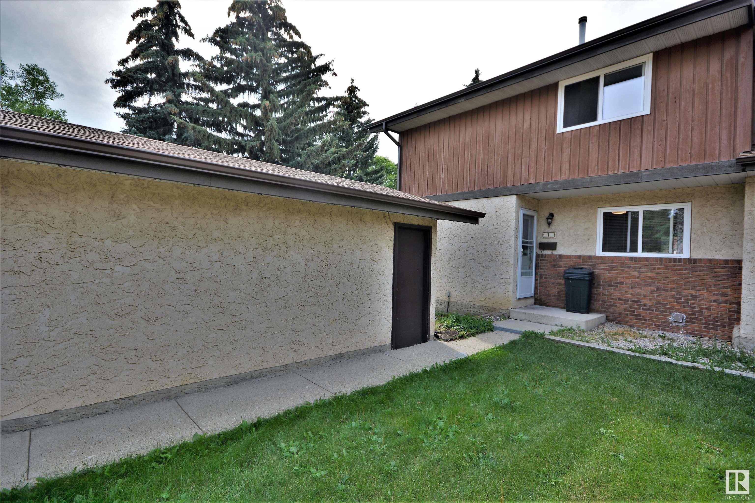 Main Photo: 1 FOREST Grove: St. Albert Townhouse for sale : MLS®# E4307507