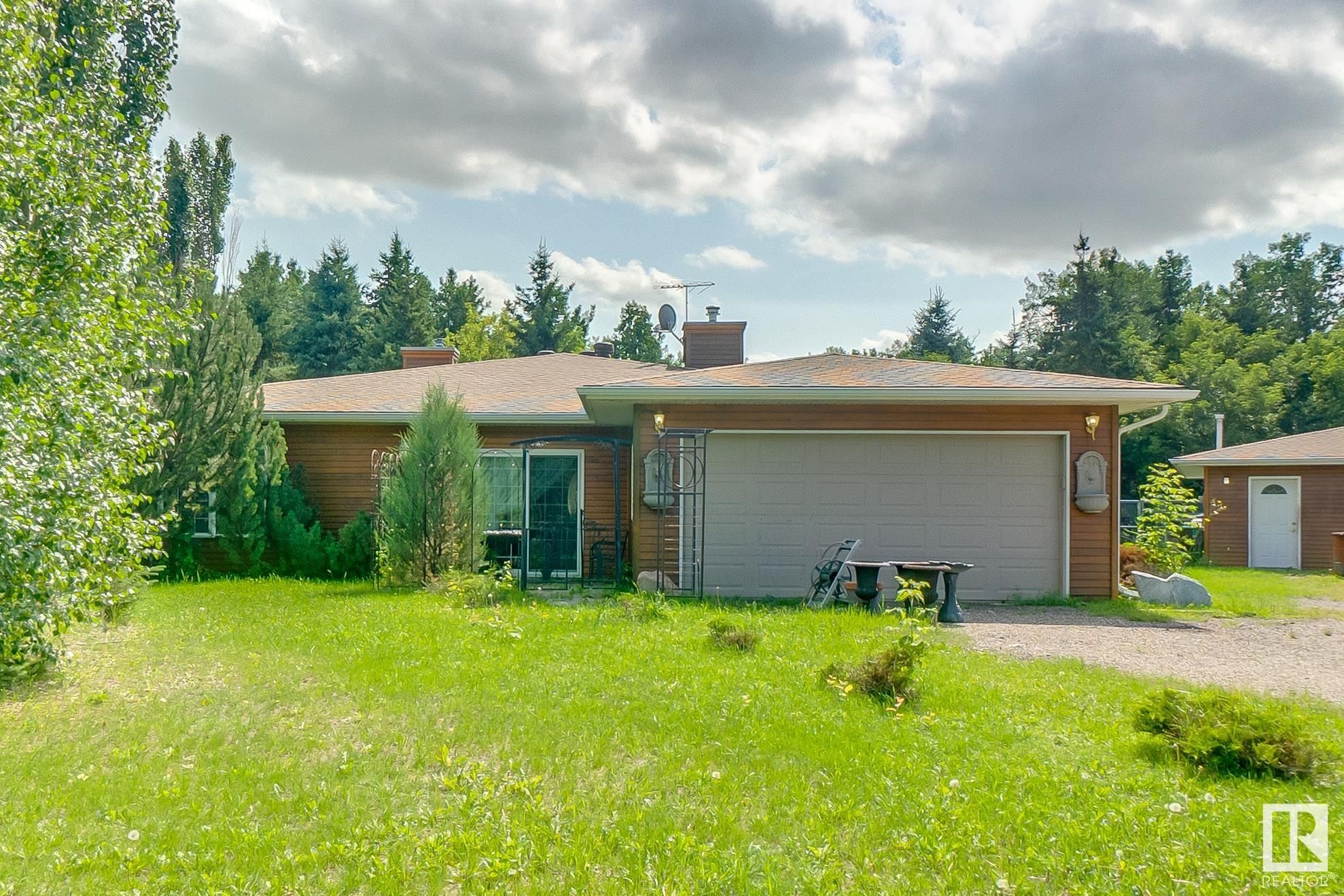 Main Photo: 17 50322 RGE RD 10: Rural Parkland County House for sale : MLS®# E4353313