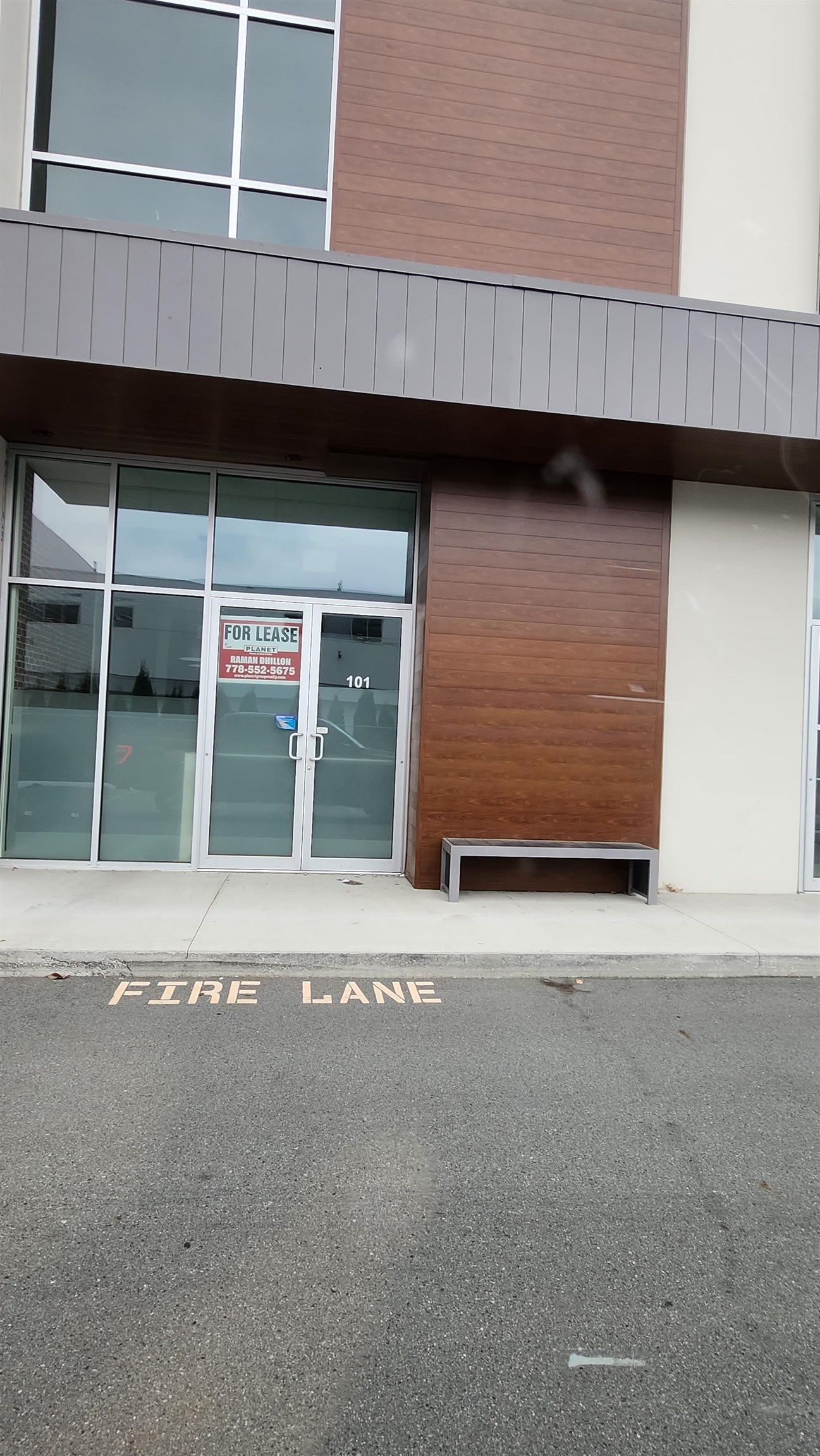 Main Photo: 101 1779 CLEARBROOK Road in Abbotsford: Poplar Retail for lease : MLS®# C8055117