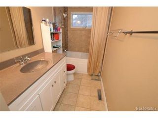 Photo 20: 8 FALCON Bay in Regina: Whitmore Park Single Family Dwelling for sale (Regina Area 05)  : MLS®# 524382