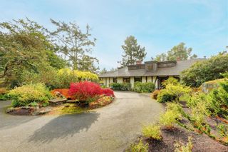 Photo 1: 3026 McAnally Rd in Saanich: SE Ten Mile Point House for sale (Saanich East)  : MLS®# 921016
