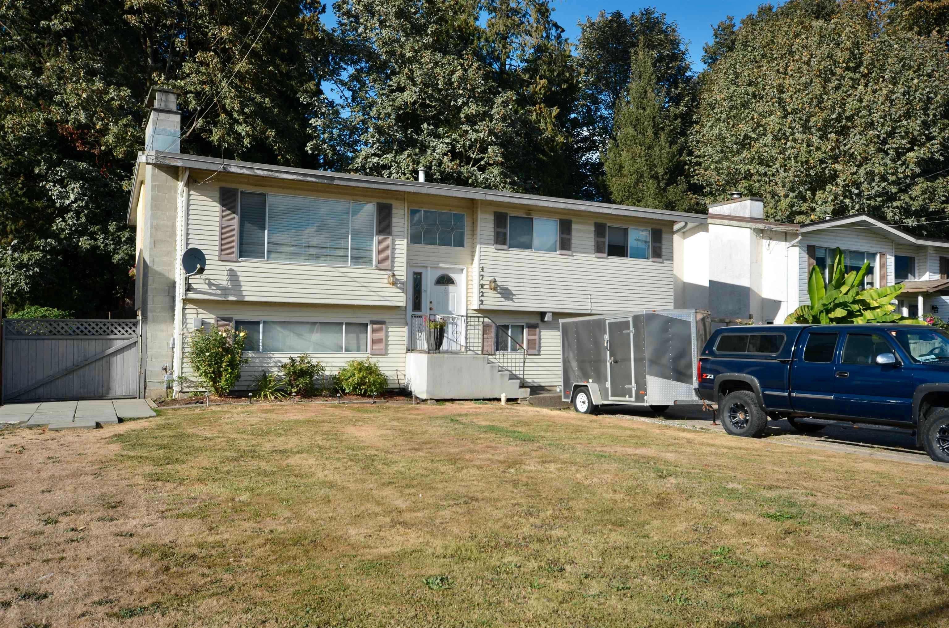 Main Photo: 47629 YALE Road in Chilliwack: Little Mountain House for sale : MLS®# R2723682