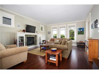 Photo 2: 428 E 34TH Avenue in Vancouver: Fraser VE House for sale in "Main Street" (Vancouver East)  : MLS®# V1026641