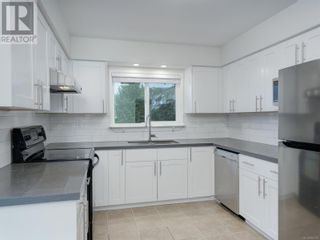 Photo 2: 2370 French Rd N in Sooke: House for sale : MLS®# 960725