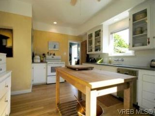 Photo 10: 1315 Balmoral Rd in VICTORIA: Vi Fernwood House for sale (Victoria)  : MLS®# 504233