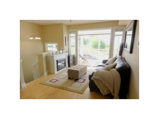 Photo 3: 2 4311 BAYVIEW Street in Richmond: Steveston South Townhouse for sale in "IMPERIAL LANDING" : MLS®# V890156