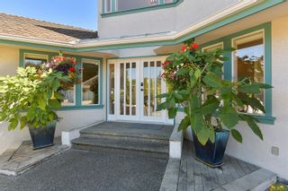 Photo 3: 11096 Greenpark Dr in North Saanich: NS Swartz Bay House for sale : MLS®# 962279