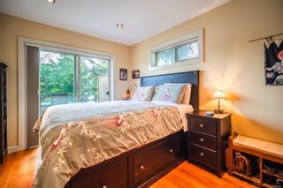 Photo 13: 3074 Leigh Pl in Langford: La Langford Lake House for sale : MLS®# 877933