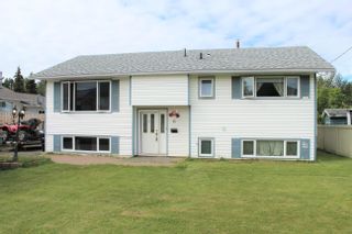 Photo 1: 13 FINLAY FORKS Crescent in Mackenzie: Mackenzie -Town House for sale : MLS®# R2712873