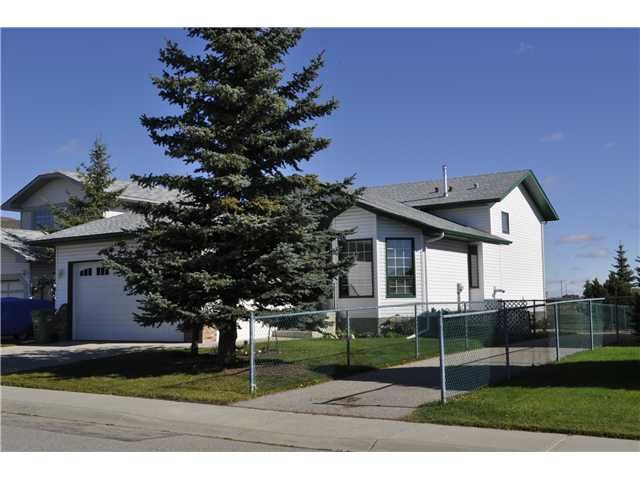 Main Photo: 422 MEADOWBROOK Bay SE: Airdrie Residential Detached Single Family for sale : MLS®# C3638597