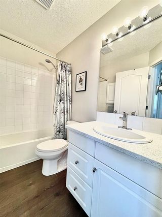 Photo 11: 405 10 Sierra Morena Mews SW in Calgary: Signal Hill Apartment for sale : MLS®# A2030186